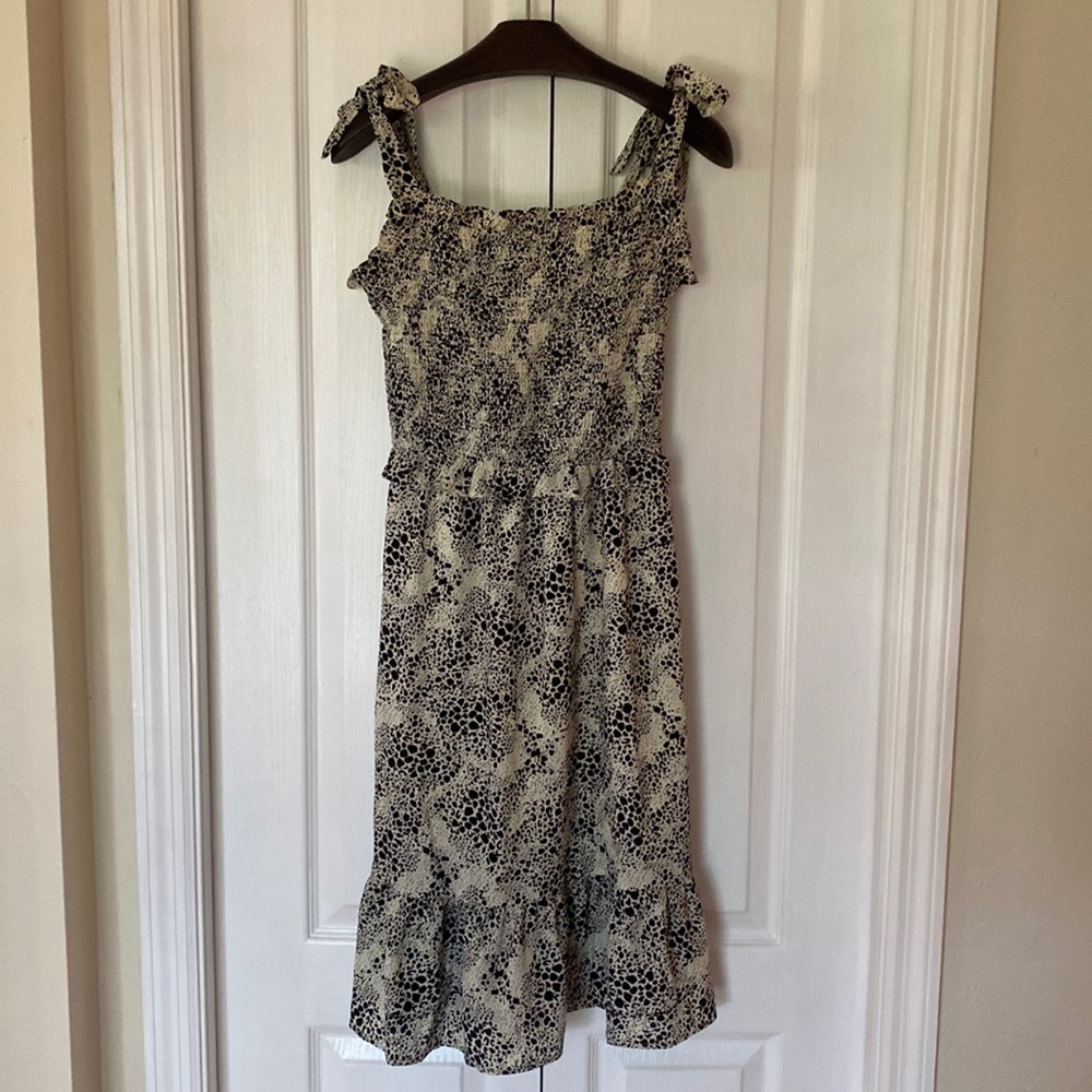 Summer dress in size small. Never worn